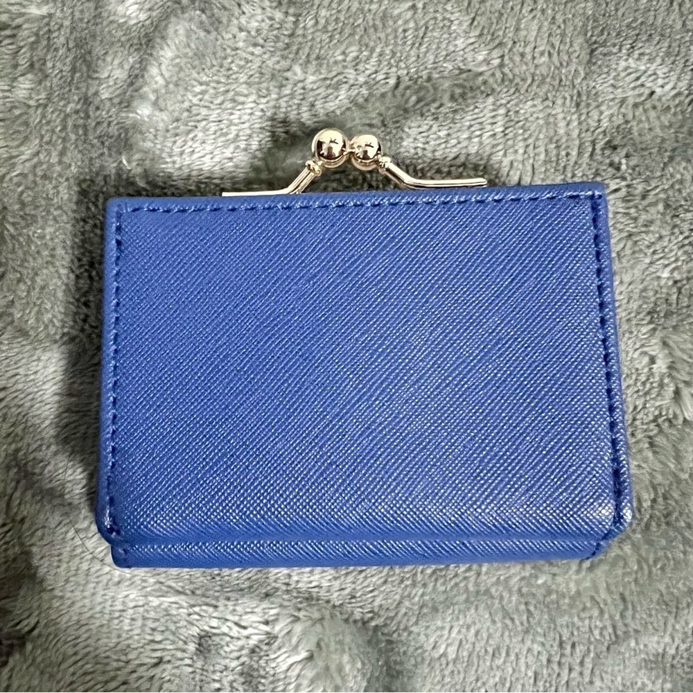 Peanuts Trifold Rare Mini Blue/White Leather Kiss lock Wallet - Picture 2 of 12